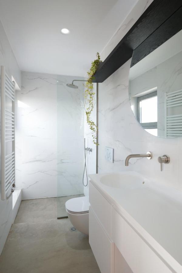 Amazing Suite At Glyfada With Sea View & Jacuzzi Athen Eksteriør bilde